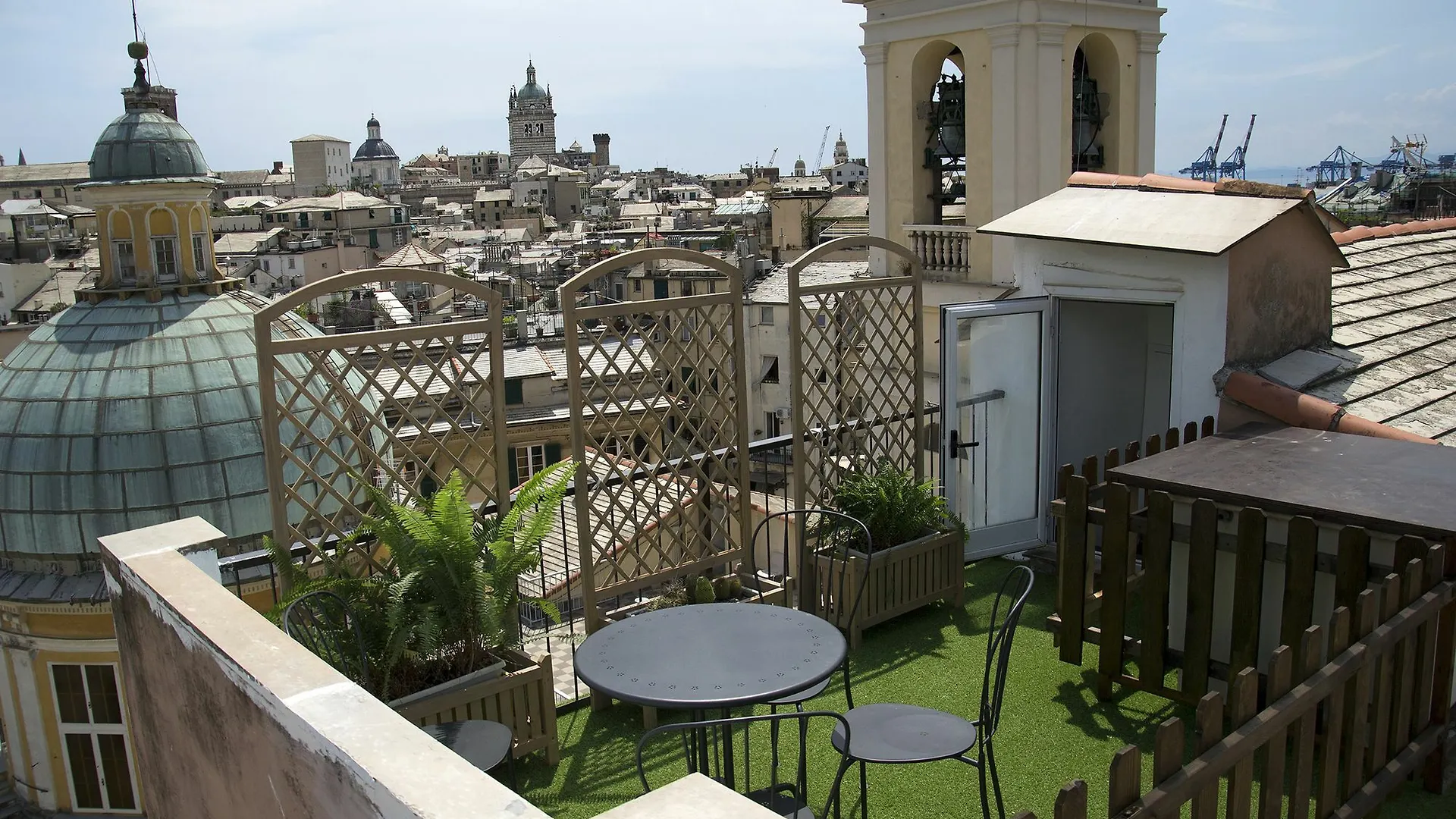 Sky On The Roofs - Il Cielo Sui Tetti Hotel Genoa