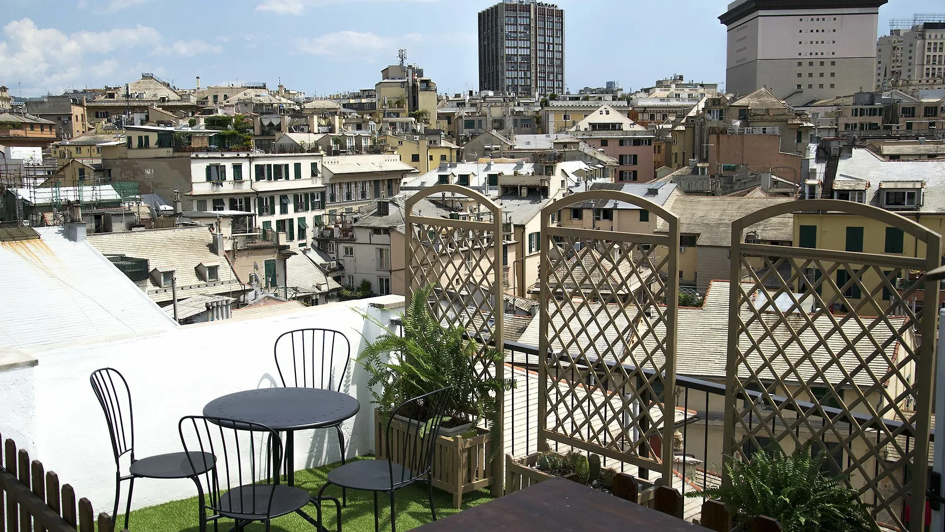 Sky On The Roofs - Il Cielo Sui Tetti Hotel Genoa Italy